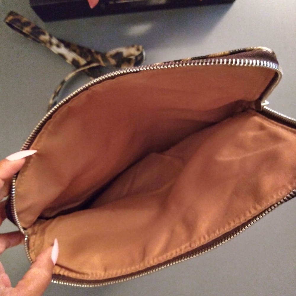 Leopard Clutch Bag - Picture 3 of 8